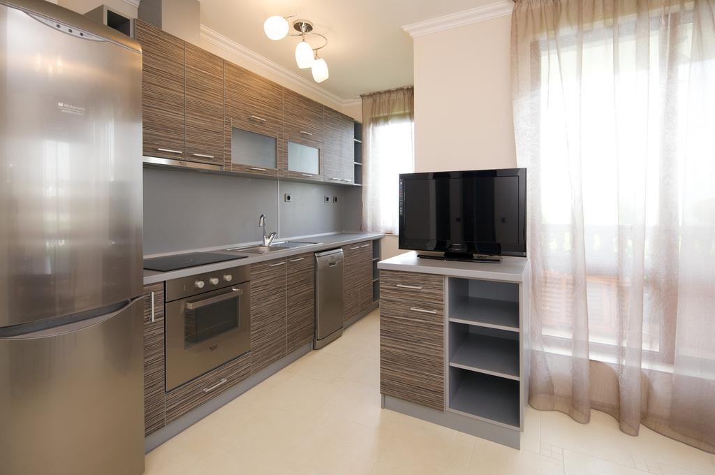 Mars Apartments In Tryavna Beach Complex Sveti Vlas Bagian luar foto