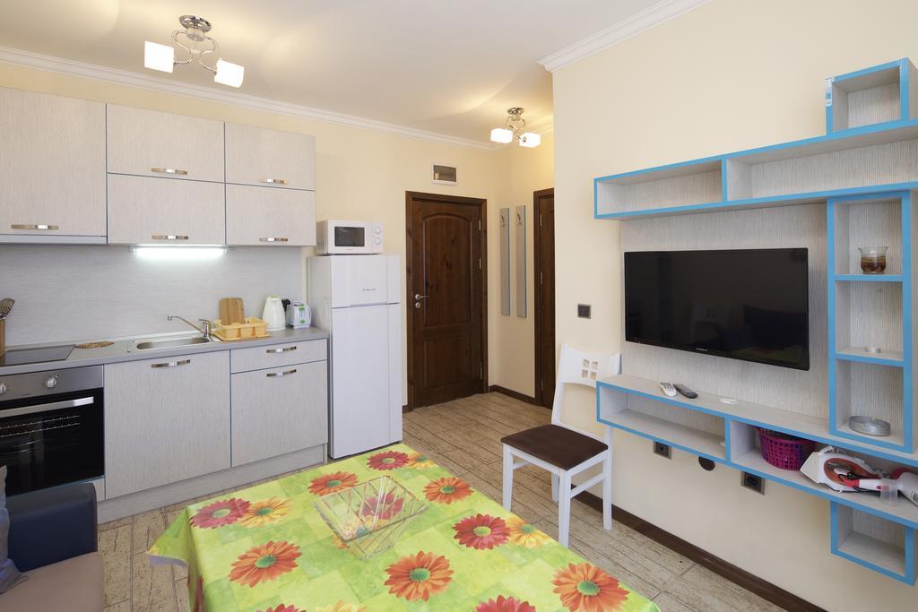 Mars Apartments In Tryavna Beach Complex Sveti Vlas Bagian luar foto