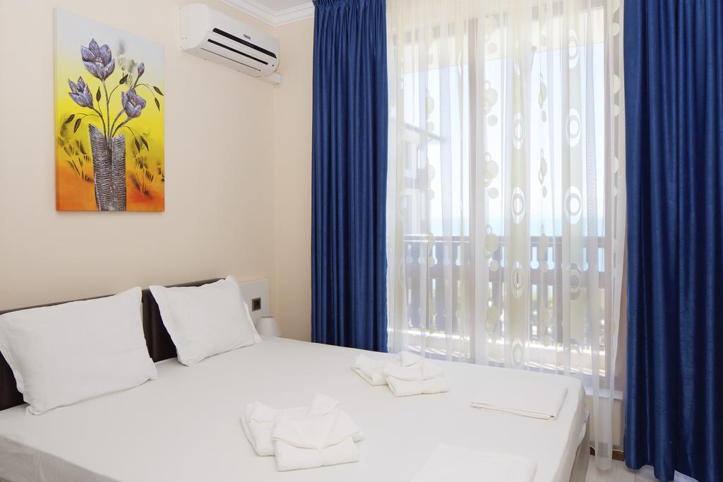 Mars Apartments In Tryavna Beach Complex Sveti Vlas Bagian luar foto